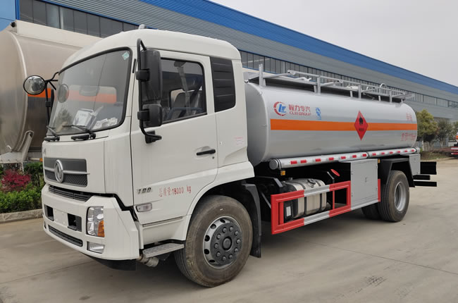 東風天錦10噸油罐車