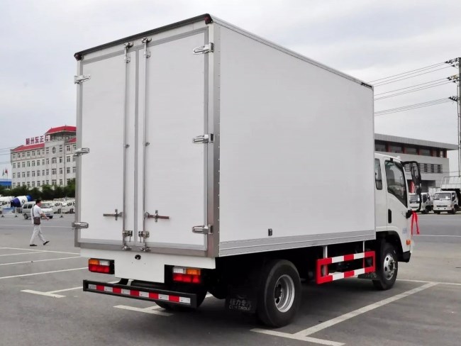 (廂長3.75米)大運(yùn)一排半冷藏車