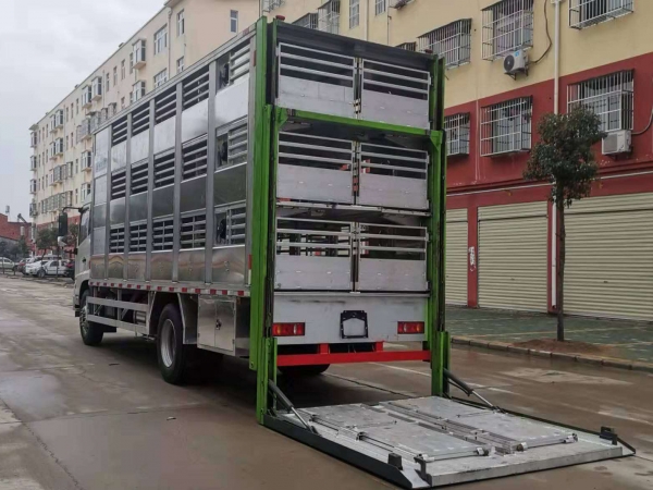 東風(fēng)天錦單橋6.8米全鋁合金豬苗運輸車