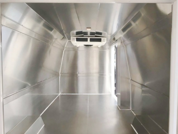 金杯海獅面包冷藏車