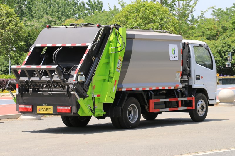 國(guó)六小多利卡 6方 壓縮垃圾車(chē)
