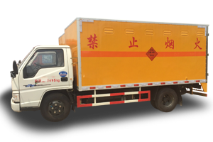 化工液體運(yùn)輸車